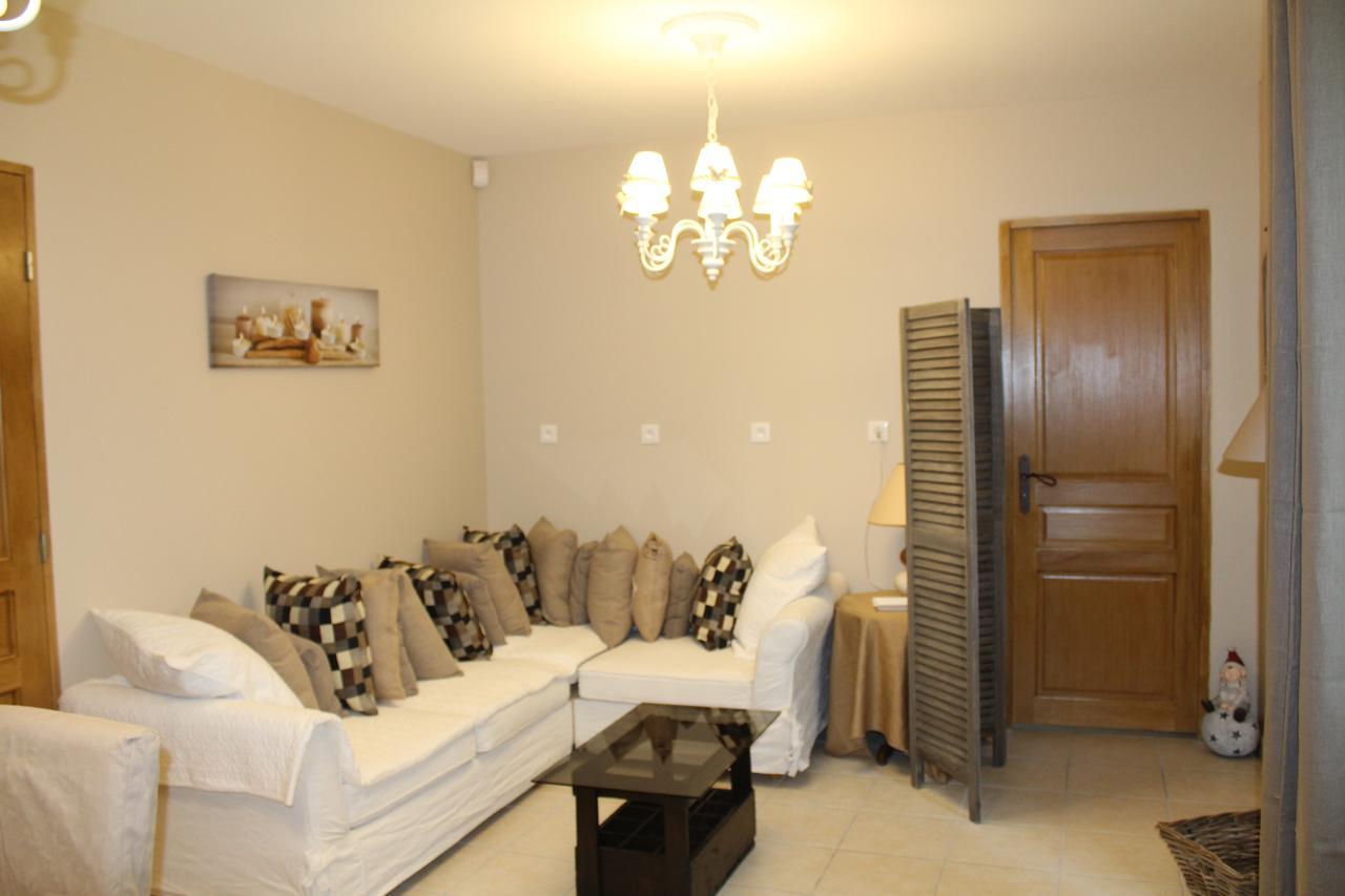 Auberge De Pachoquin Meounes-les-Montrieux ภายนอก รูปภาพ