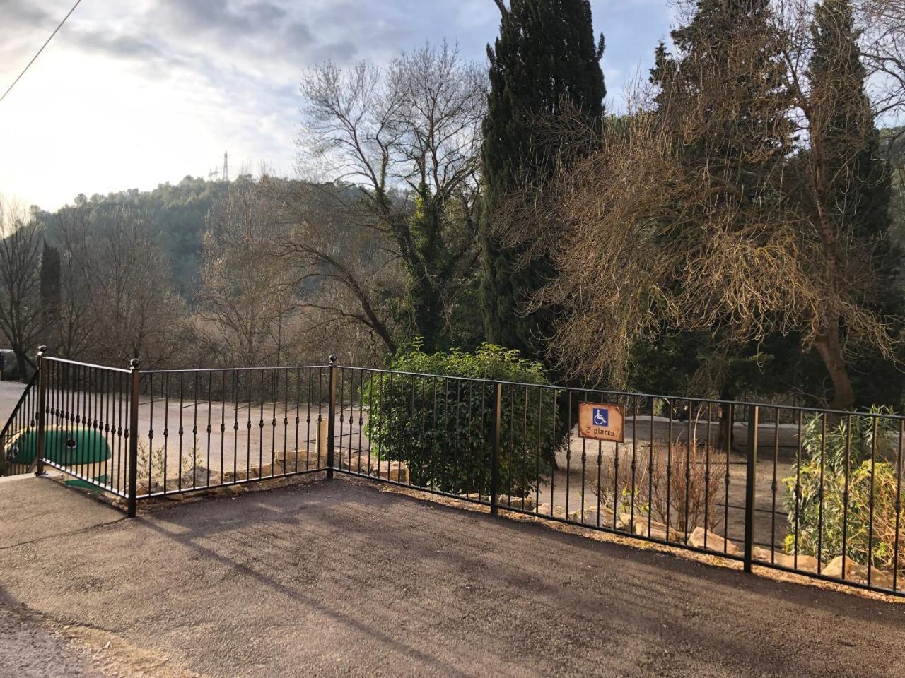 Auberge De Pachoquin Meounes-les-Montrieux ภายนอก รูปภาพ